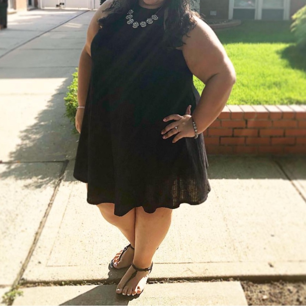 high neck & ribbed textured trapeze dress. 🖤